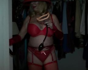 Mature in red lingerie wants to try her new pussy pump
