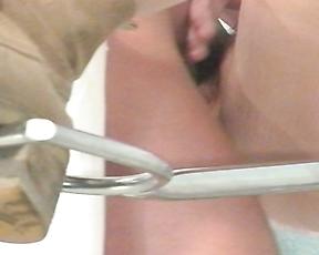 El puño de la abuelita peludo coño durante el pleno de control de la ginecomastia